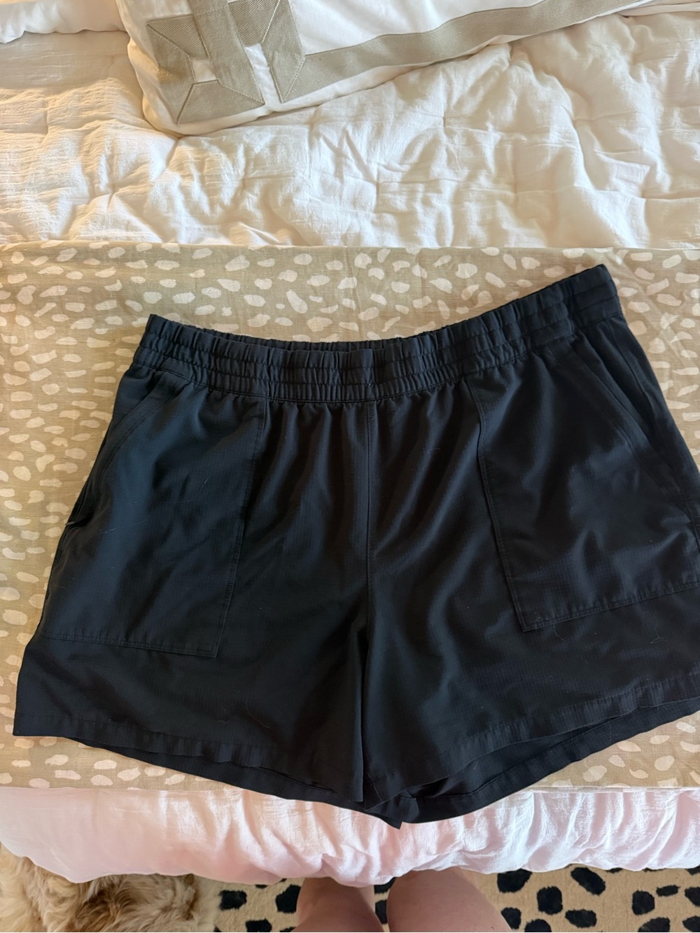 Black Women's Elastic-Waist Casual Shorts